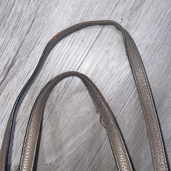 Michael kors tan tote purse ! - Picture 3 of 4